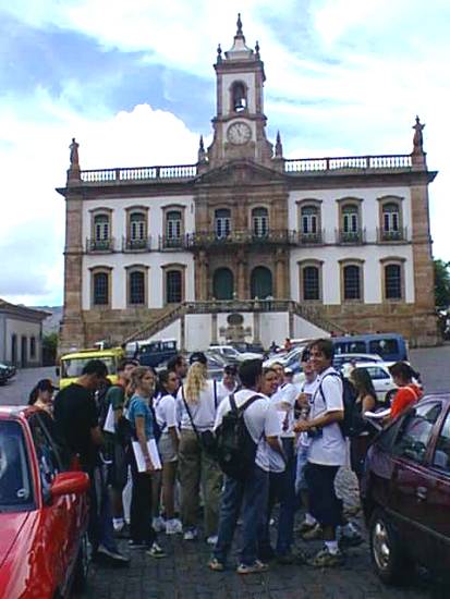 Os alunos, na Praça Tiradentes
