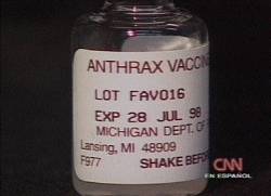 Vacina contra antraz (imagem: captura de tela - TV CNN/EUA)