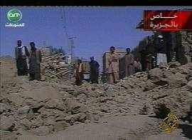 Kabul bombardeada: imagem da TV Al Jazeera, do Qatar, mostrada pela TV ART, da Arbia Saudita (captura de tela - 11/10/2001)