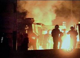 Conflitos na Irlanda do Norte: interveno armada (Imagem: Rede Globo de Televiso, 6/9/2001