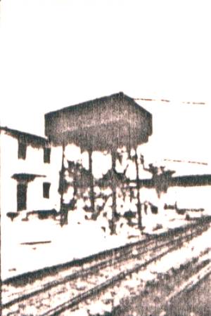 Caixa d'água da Estação Estuário da Mairinque-Santos, junto ao porto santista (foto: Relatório da Fepasa, 1986)