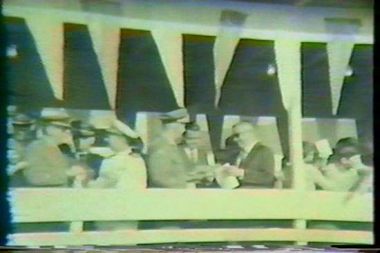 Clique na imagem para obter o vídeo