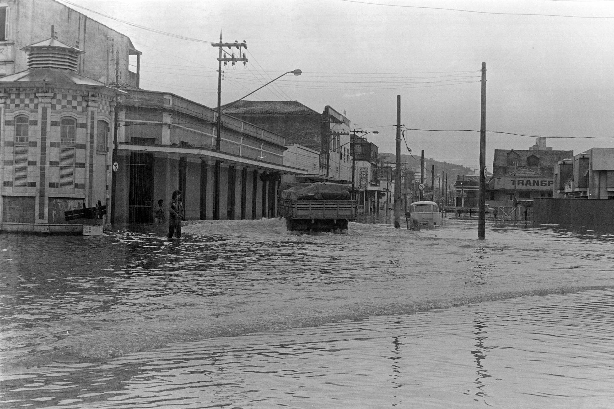 Clique na imagem para reduzi-la