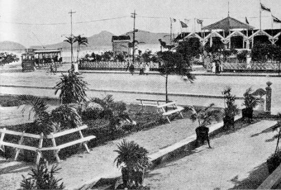 Bonde saindo da Avenida Ana Costa, no Gonzaga, em direção ao José Menino, por volta de 1920. O hotel Atlântico ainda não existia