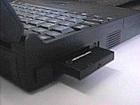 Neste caso, um cart�o PCMCIA produzido pela Lucent Technologies � conectado ao notebook