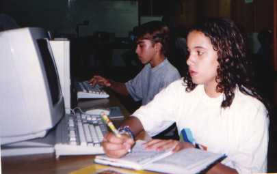 As aulas de Inform�tica s�o ministradas nos laborat�rios da Unisanta