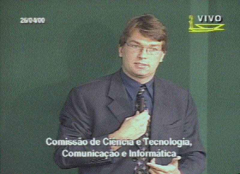 Presidente da Nokia apresenta seu posicionamento - imagem da TV Cmara - 26/4/2000