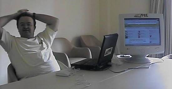 Em Santos, o executivo-chefe da Cheque-pre.com explicou � imprensa o funcionamento do servi�o