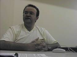 Valmir deseja estimular o uso dos recursos da Internet entre os empres�rios