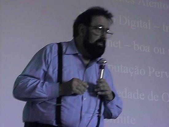 Jean Paul analisou as perspectivas da computa��o para futuro pr�ximo com base na tecnologia j� dispon�vel