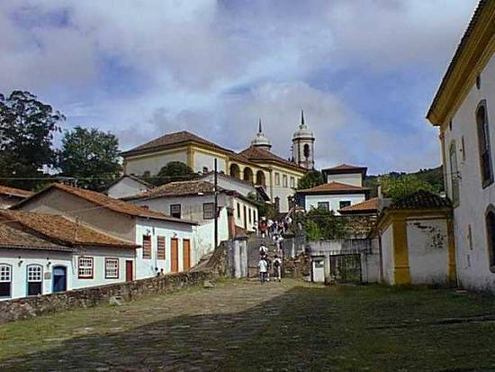 Caminho para a Igreja de S�o Francisco de Assis