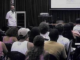 O eng. Cl�udio analisou em detalhes as tend�ncias do tele-ensino