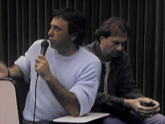 Am�lcar e Franz ajudaram a explicar aos participantes detalhes sobre o Linux