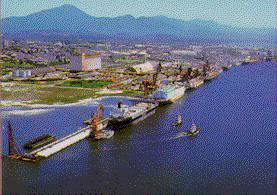 Cais comercial do porto de Paranagu�