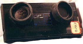 Acoplador ac�stico para transmitir sinais do computador para a linha telef�nica. Foto: Museu da Computa��o da Universidade de Virg�nia/EUA