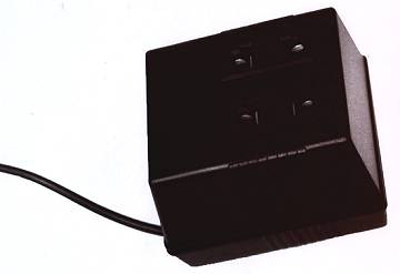 Equipamento com duas tomadas de energia