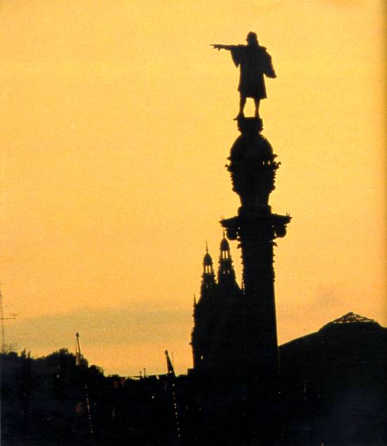Monumento em Barcelona, junto ao Palacio Nacional de Montjuic (foto: revista 'Hola!' especial, Madrid, 1992)