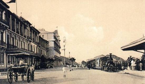 � direita, plataforma da esta��o do Guaruj� em 1915 (Foto: livro 'Lembran�as de S�o Paulo-II', de Gerodetti/Cornejo)