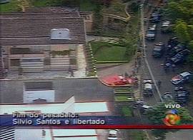 Captura de imagens de televis�o ao vivo da resid�ncia de S�lvio Santos, em 30/8/2001