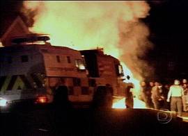 Conflitos na Irlanda do Norte: interven��o armada (Imagem: Rede Globo de Televis�o, 6/9/2001