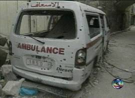 Ambul�ncia palestina metralhada por Israel. Imagem: captura de tela - Rede Globo de Televis�o - 15/4/2002 - 20h19