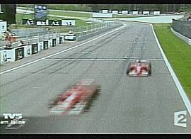 A pol�mica ultrapassagem - Imagem: TV 5 (Paris, Fran�a) - 12/5/2002