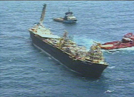 Depois da afundada P-36, � a vez da plataforma P-34 quase submergir por falha n�o explicada (Rede Globo de Televis�o, 16/10/2002, 23H58)