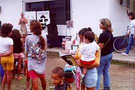 Kika Wilcox e Theo Cancello apresentaram m�sicas infantis brasileiras
