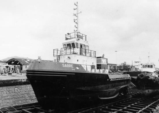 Rebocador: o Sabre, no estaleiro da Wilson Sons em Santos (foto: divulga��o)