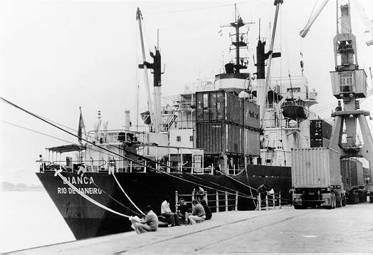 O navio Bianca, durante atracao no porto de Santos (foto: divulgao)