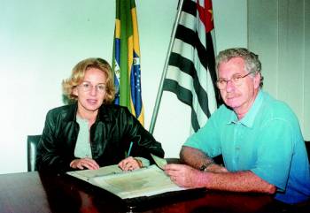 Sandra e o tabeli�o Orlando Moreira: escritura p�blica