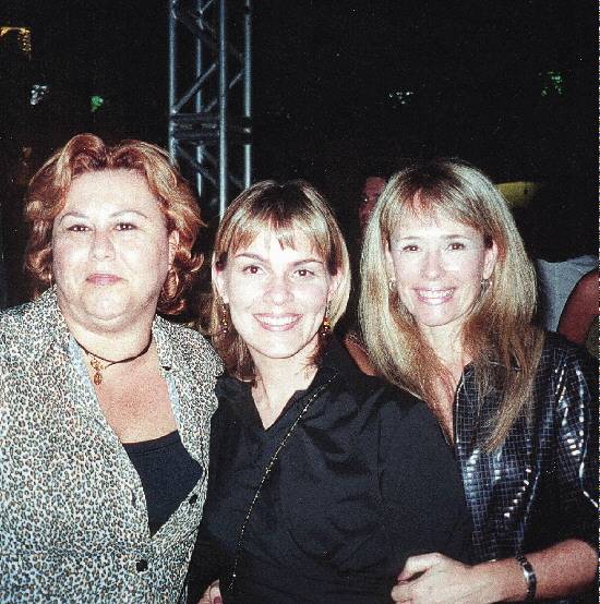 Trio animad�ssimo, N�dia Teixeira(as voltas com os preparativos dos 15 anos da filha St�fani), Cl�udia Elias(passou julho em Campos) e Gisela Corazza
