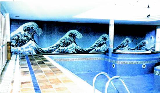 Piscina com borda de vidro da Ezarri