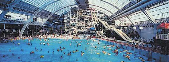 Edmonton West Mall gera mais de 23 mil empregos, ocupando 492 mil metros quadrados