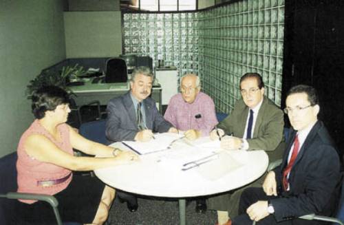 Contrato foi assinado por dirigentes da CEF, CoophReal e Fundhabra