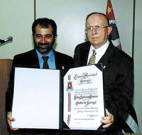 Addis e o Padre Pennisi