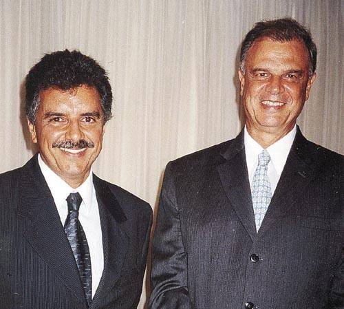 Entre as autoridades presentes, o prefeito Beto Mansur e o empres�rio Omar Laino