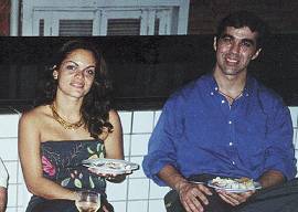 Os cond�minos Daniela Serrad e Jos� Carlos Dias, da Incentel