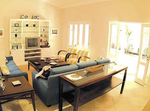 Sala do Residencial Mirantes da Fazenda: ilumina��o aproveita recursos naturais