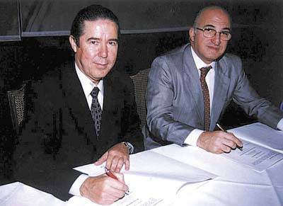 Antonio Messa (E) e Mauro Lindenberg Monteiro Jr., presidente do Conselho do Liceu