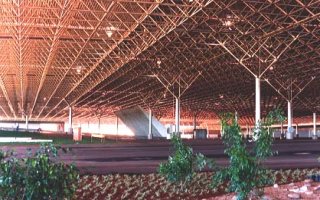 Estruturas em a�o permitem, pela leveza, criar grandes v�os livres