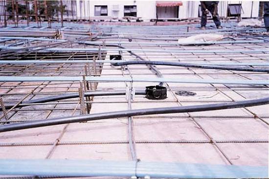 No detalhe, a varia��o de altura dos cabos ao longo da forma