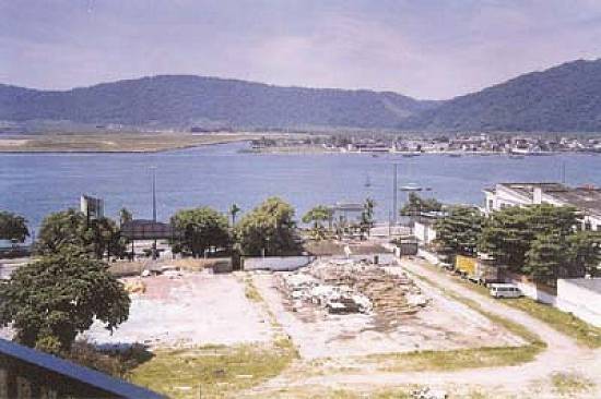 Na Ponta da Praia, uma �rea de mais de nove mil metros quadrados: valor venal estimado em R$ 5,8 milh�es