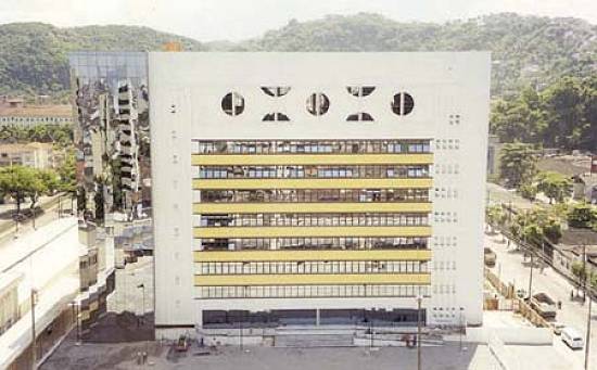 Edif�cio possui sete pavimentos tipo com salas de m�ltiplo uso