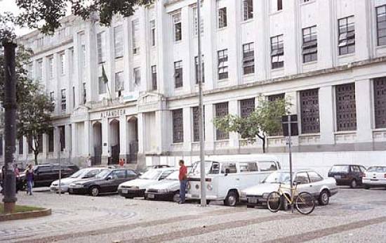 Fachada do pr�dio, situado na Pra�a da Rep�blica