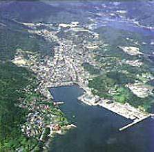 A cidade-ilha Tsushima, no meio do estreito entre Coria e Japo