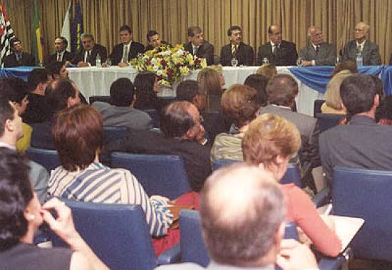 Posse foi realizada durante solenidade no audit�rio da AEAS, em Santos (foto: Helena Silva)