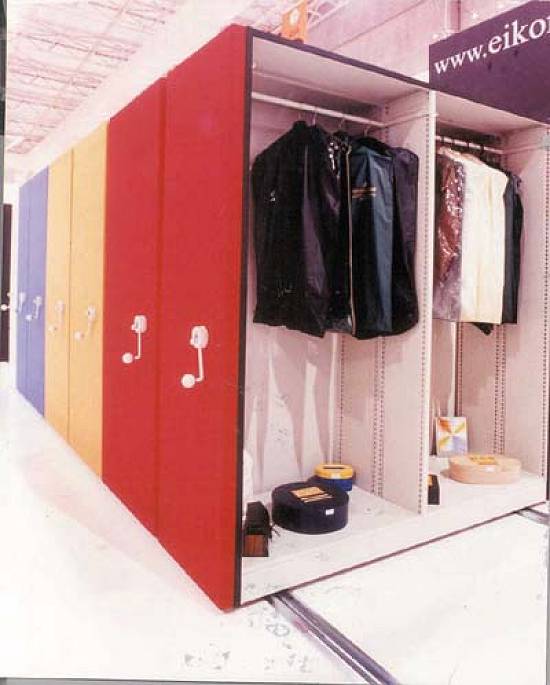 Arm�rios e arquivos deslizantes: economia de at� 70% de espa�o no ambiente