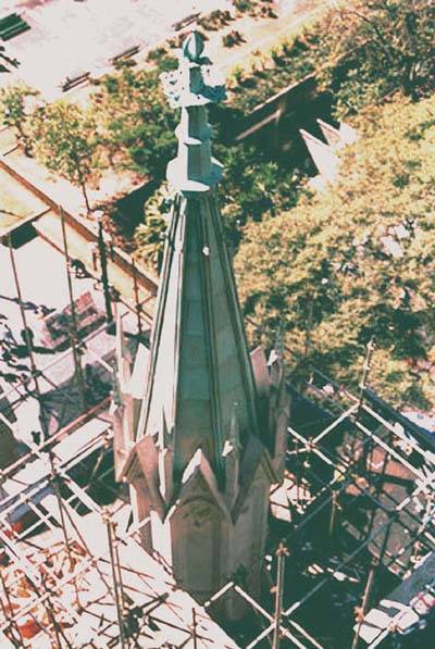 Alm da reforma estrutural, a Catedral da S finalmente ter as suas 16 torres em cobre (Foto: Roberta Coelho)