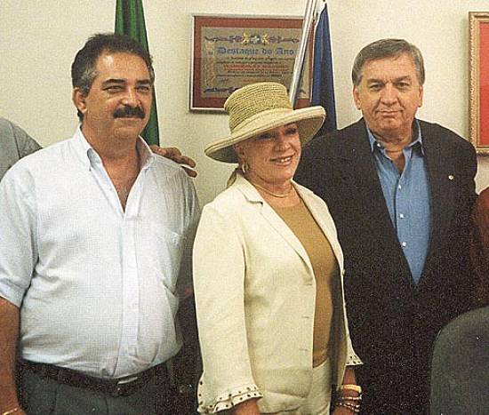 Wanderley Maduro, a reitora da Unaerp, Elmara Corauci, o deputado Corauci Sobrinho (Foto: Sandra Netto)